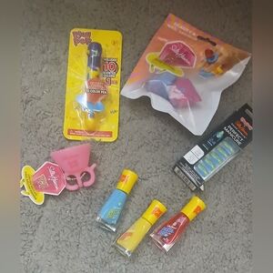 7: Ring Pop- pen,3 nail polish,polish holder,sponges,nails